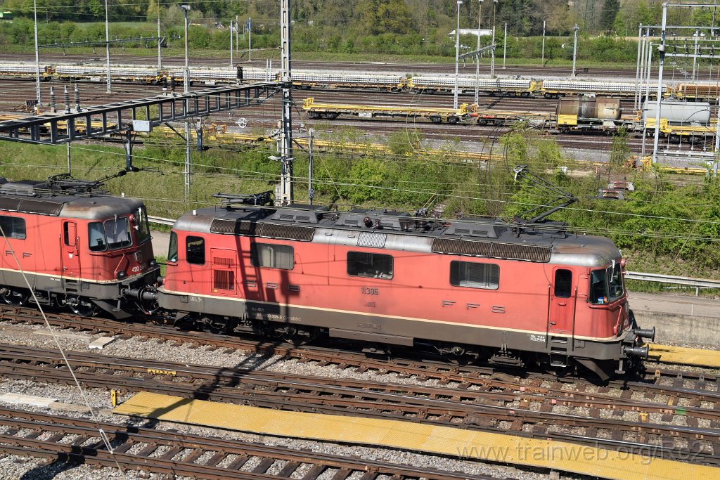 5426-0048-180419.jpg - SBBC Re 4/4'' 11305 (Re 420.305-5)  (Re 91 85 4 420 305-5 CH-SBBC) / RB Limmattal (Brücke Sandäckerstrasse) 18.4.2019