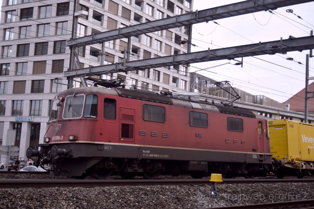 9502-0044-051224.jpg - SBBC Re 4/4'' 11306 (Re 420.306-3)  (Re 91 85 4 420 306-3 CH-SBBC) / Lenzburg 5.12.2024