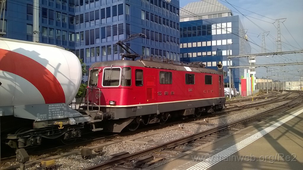 3588-0043-110615.jpg - SBB-CFF Re 4/4'' 11325 / Zürich-Altstetten 11.6.2015