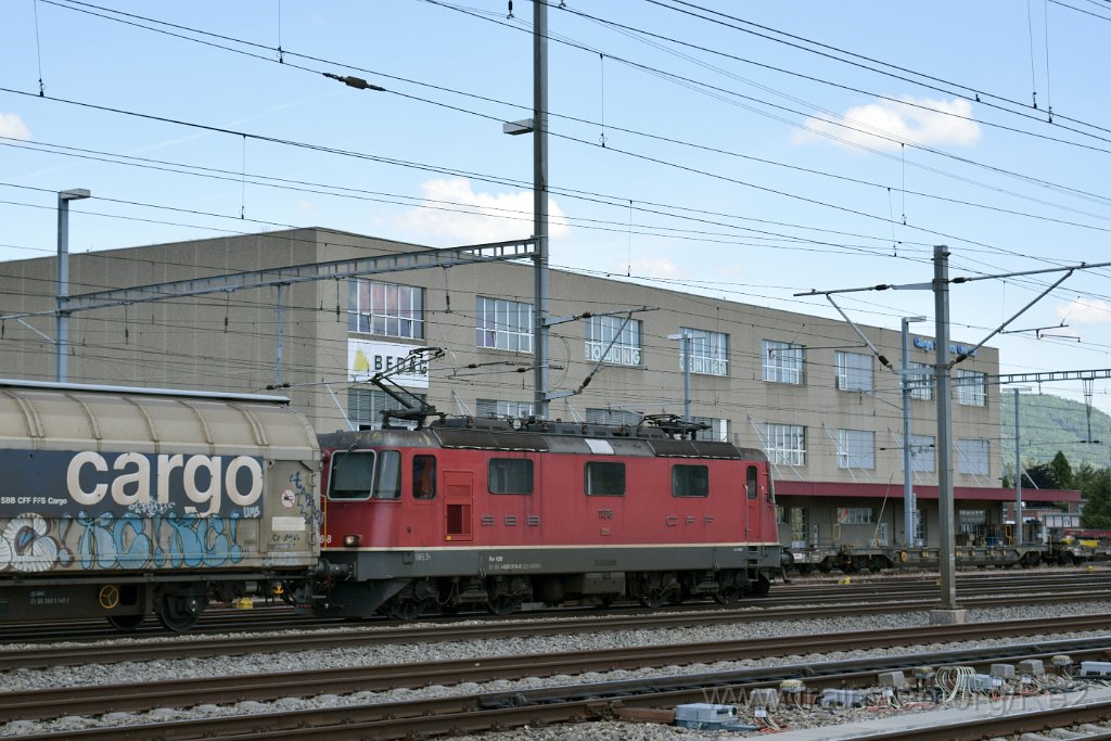 5539-0008-310519.jpg - SBBC Re 4/4'' 11318 (Re 420.318-8)  (Re 91 85 4 420 318-8 CH-SBBC) / Aarau (Torfeld) 31.5.2019