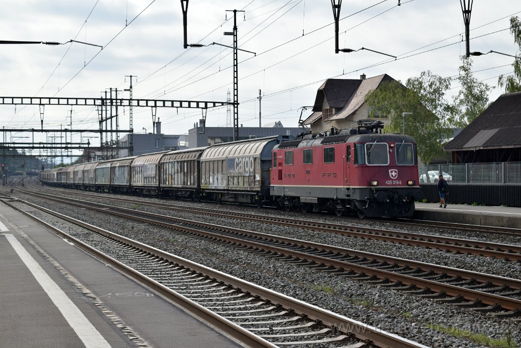 5706-0012-220819.jpg - SBBC Re 4/4'' 11318 (Re 420.318-8)  (Re 91 85 4 420 318-8 CH-SBBC) / Rupperswil 22.8.2019