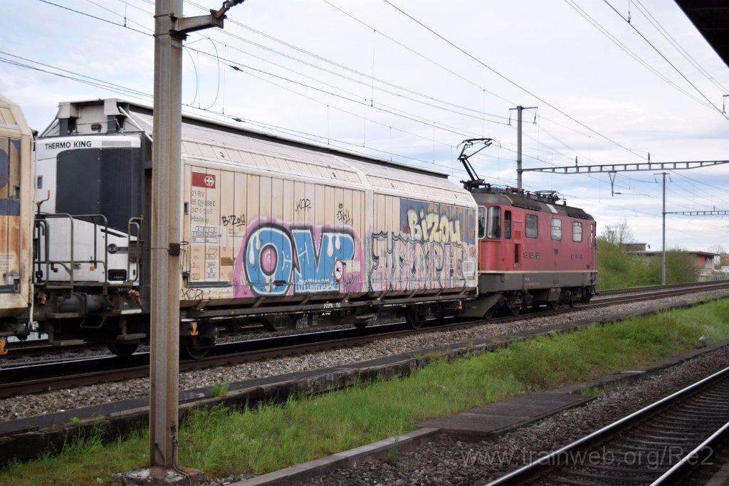 9023-0035-050424.jpg - SBBC Re 4/4'' 11319 (Re 420.319-6)  (Re 91 85 4 420 319-6 CH-SBBC) / Killwangen-Spreitenbach 5.4.2024