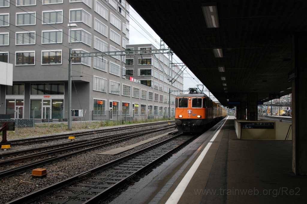 3361-0012-131014.jpg - Re 4/4" 11320 "InterRegio Cargo" / Zürich-Altstetten 13.10.2014