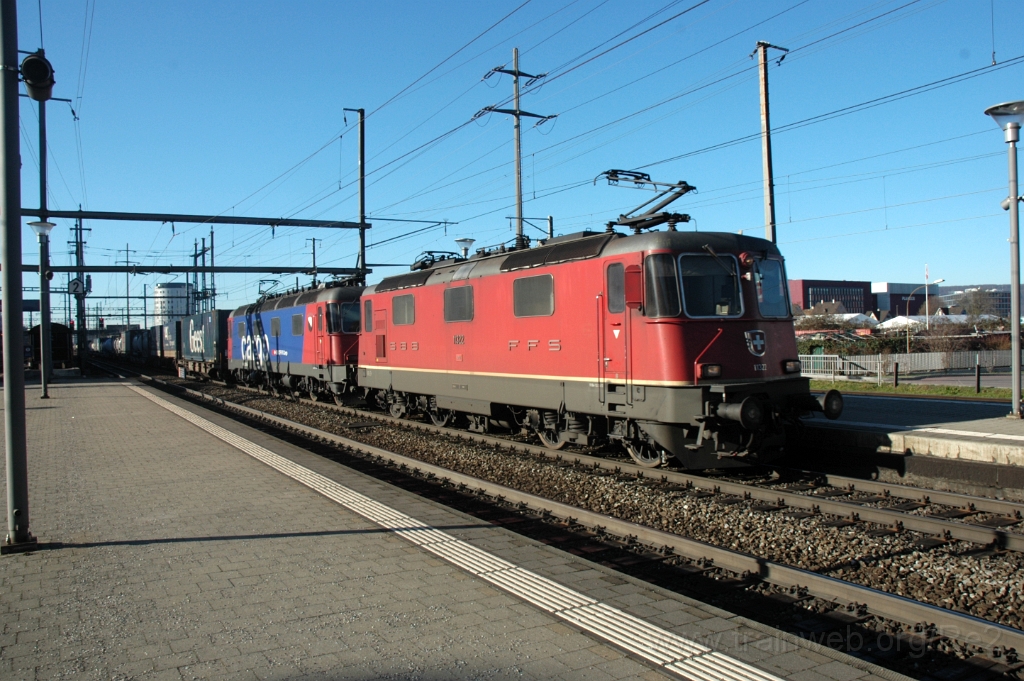 3467-0032-130115.jpg - Re 4/4" 11322 + Re 620.069-5 "Hägendorf" / Pratteln 13.1.2015