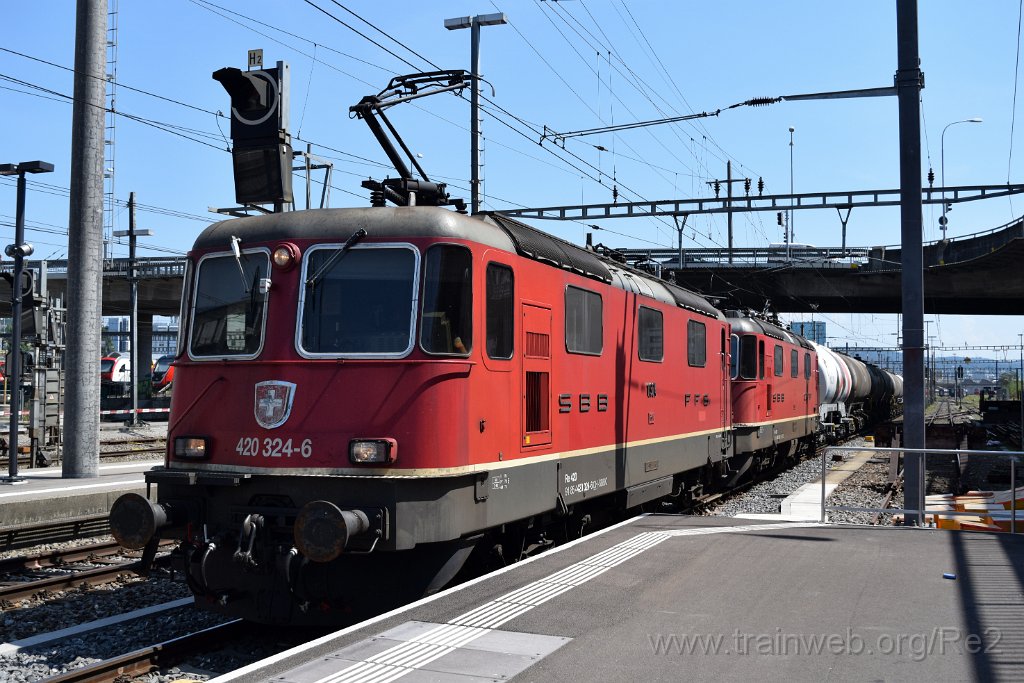 7129-0038-110820.jpg - SBBC Re 4/4'' 11324 (Re 420.324-6)  (Re 91 85 4 420 324-6 CH-SBBC) + SBBC Re 4/4'' 11234 (Re 420.234-7)  (Re 91 85 4 420 234-7 CH-SBBC) / Zürich-Altstetten 11.8.2020