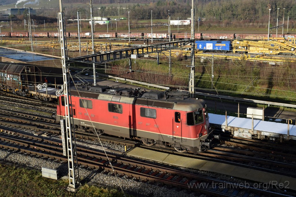 8328-0039-201222.jpg - SBBC Re 4/4'' 11324 (Re 420.324-6)  (Re 91 85 4 420 324-6 CH-SBBC) / RB Limmattal (Brücke Sandäckerstrasse) 20.12.2022