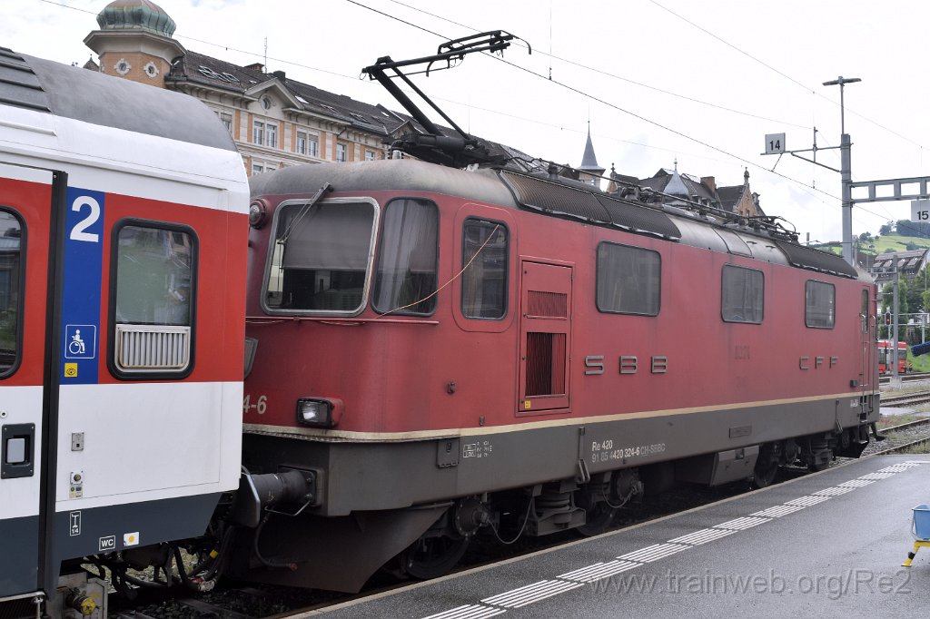 9911-0022-250725.jpg - SBBC Re 4/4'' 11324 (Re 420.324-6)  (Re 91 85 4 420 324-6 CH-SBBC) / St.Gallen HB 25.7.2025
