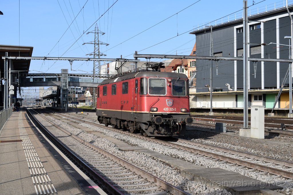 7941-0020-280322.jpg - SBBC Re 4/4'' 11325 (Re 420.325-3)  (Re 91 85 4 420 325-3 CH-SBBC) / Zollikofen 28.3.2022