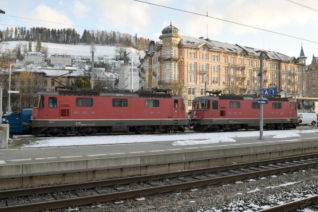 9538-0027-110125.jpg - SBBC Re 4/4'' 11331 (Re 420.331-1)  (Re 91 85 4 420 331-1 CH-SBBC) + SBBC Re 4/4'' 11332 (Re 420.332-9)  (Re 91 85 4 420 332-9 CH-SBBC) / St.Gallen HB 11.1.2025