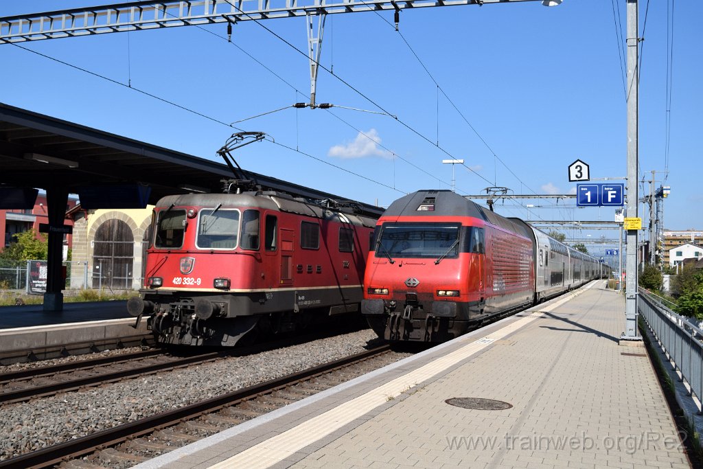 8758-0019-080923.jpg - SBBC Re 4/4'' 11332 (Re 420.332-9)  (Re 91 85 4 420 332-9 CH-SBBC) + SBB-CFF Re 460.113-4 ''Irchel'' (Re 91 85 4 460 113-4 CH-SBB) / Frauenfeld 8.9.2023