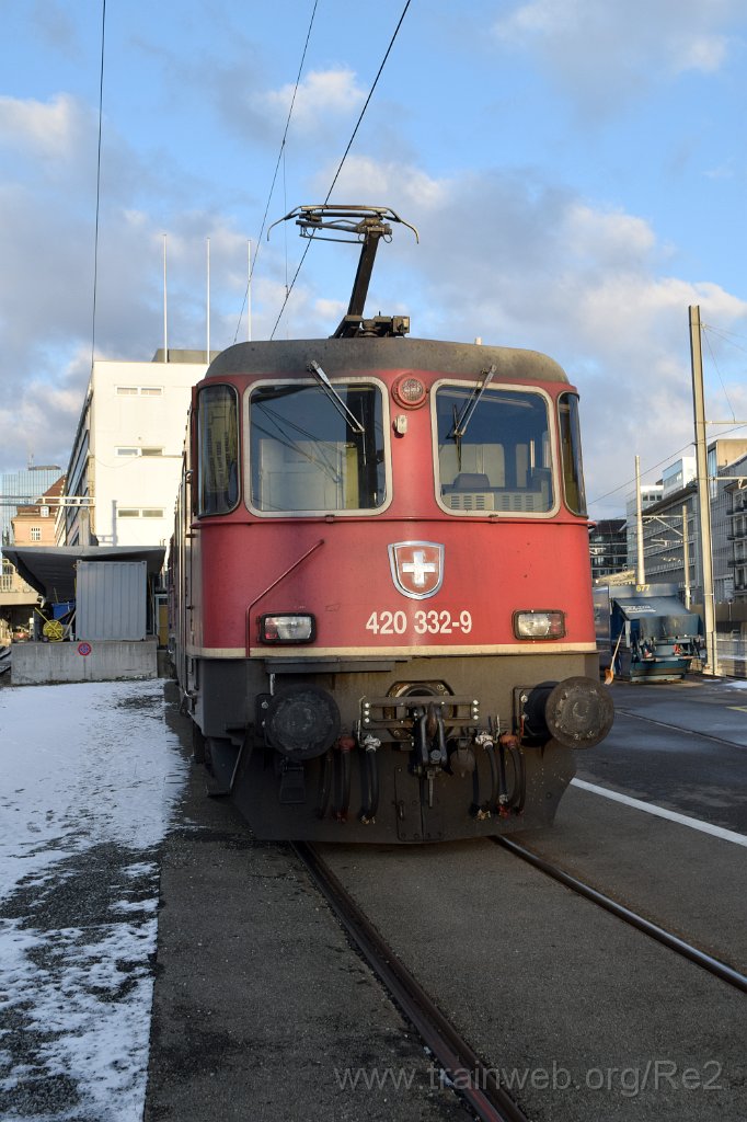 9537-0049-110125.jpg - SBBC Re 4/4'' 11332 (Re 420.332-9)  (Re 91 85 4 420 332-9 CH-SBBC) + SBBC Re 4/4'' 11331 (Re 420.331-1)  (Re 91 85 4 420 331-1 CH-SBBC) / St.Gallen HB 11.1.2025