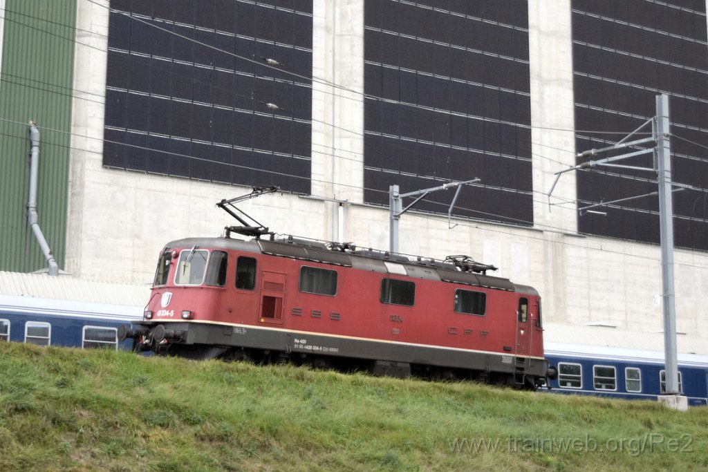8860-0034-251023.jpg - SBBC Re 4/4'' 11334 (Re 420.334-5)  (Re 91 85 4 420 334-5 CH-SBBC) / Müllheim-Wigoltigen (Zwickymühle) 25.10.2023