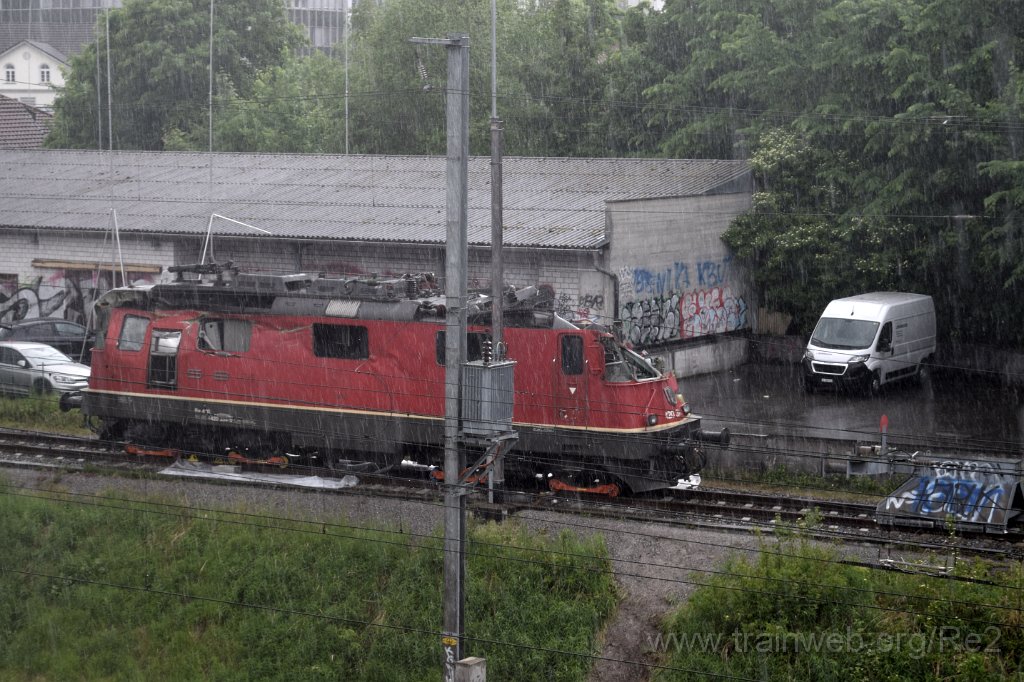 9763-0006-210525.jpg - SBBC Re 4/4'' 11334 (Re 420.334-5)  (Re 91 85 4 420 334-5 CH-SBBC) / St.Gallen-St.Fiden 21.5.2025