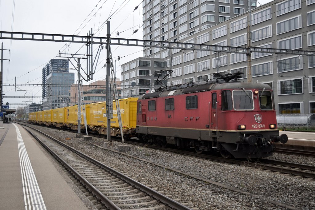 9442-0017-311024.jpg - SBBC Re 4/4'' 11336 (Re 420.336-0)  (Re 91 85 4 420 336-0 CH-SBBC) / Zürich-Altstetten 31.10.2024