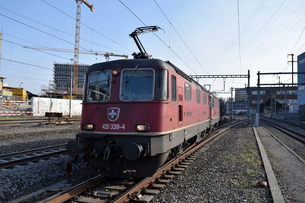 7942-0032-280322.jpg - SBBC Re 4/4'' 11339 (Re 420.339-4)  (Re 91 85 4 420 339-4 CH-SBBC) + SBBC Re 4/4'' 11291 (Re 420.291-7)  (Re 91 85 4 420 291-7 CH-SBBC) / Zollikofen 28.3.2022