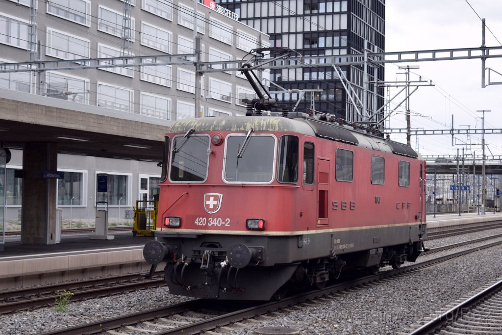 7954-0025-080422.jpg - SBBC Re 4/4'' 11340 (Re 420.340-2)  (Re 91 85 4 420 340-2 CH-SBBC) / Zürich-Altstetten 8.4.2022