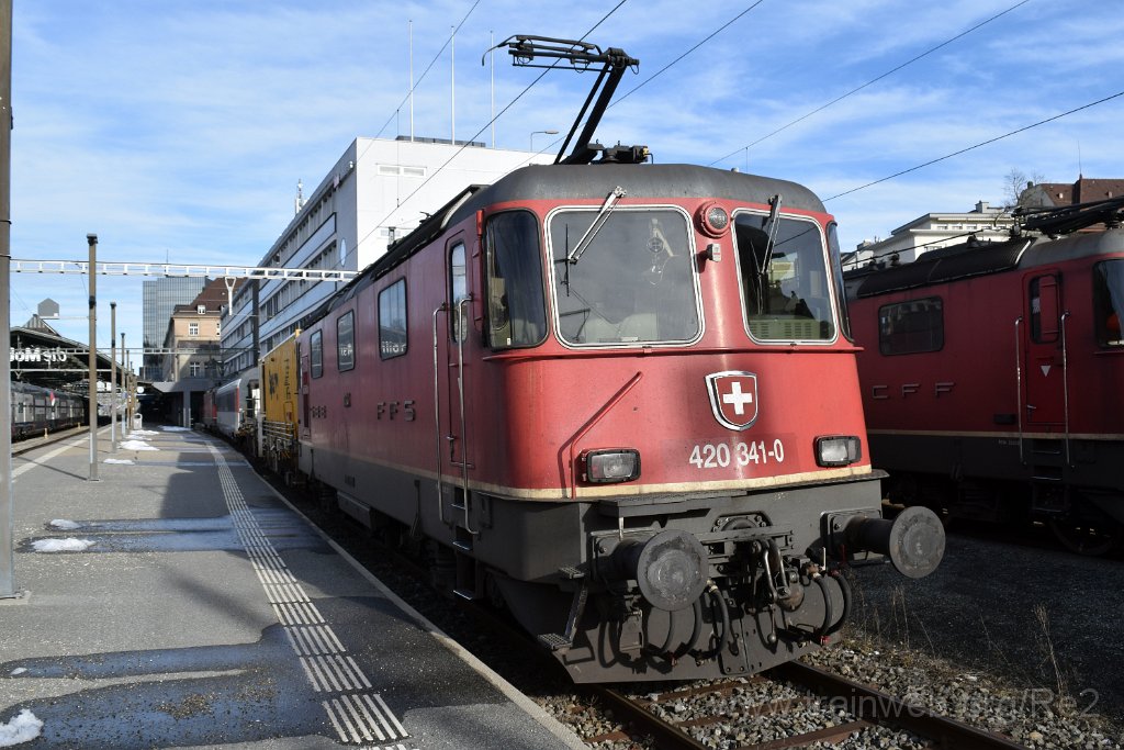 9551-0042-250125.jpg - SBBC Re 4/4'' 11341 (Re 420.341-0)  (Re 93 85 3 420 341-0 CH-SBBC) + SBBC Re 4/4'' 11349 (Re 420.349-3)  (Re 91 85 4 420 349-3 CH-SBBC) / St.Gallen HB 25.1.2025