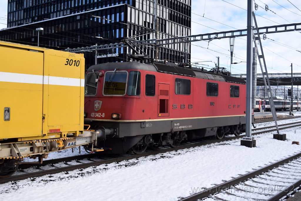 8930-0021-190124.jpg - SBBC Re 4/4'' 11342 (Re 420.342-8)  (Re 91 85 4 420 342-8 CH-SBBC) / Zürich-Altstetten 19.1.2024