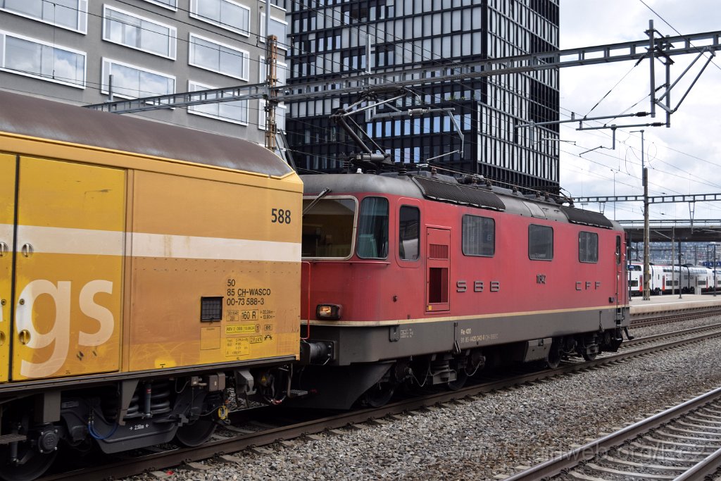 9350-0015-120924.jpg - SBBC Re 4/4'' 11342 (Re 420.342-8)  (Re 91 85 4 420 342-8 CH-SBBC) / Zürich-Altstetten 12.9.2024