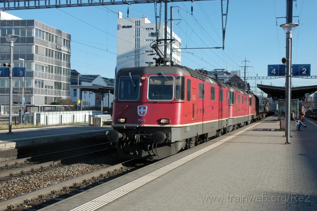 3465-0013-130115.jpg - SBB-CFF Re 4/4'' 11345 + SBB-CFF Re 4/4'' 11335 + SBB-CFF Re 4/4'' 11341 / Pratteln 13.1.2015