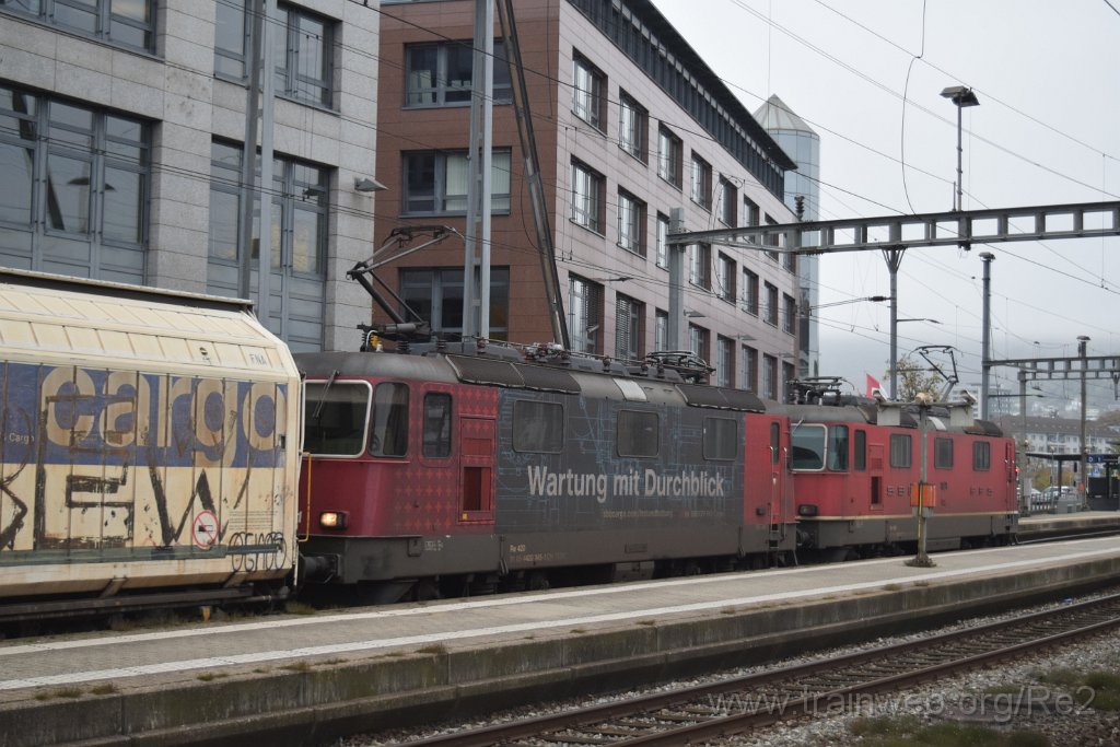 9448-0027-011124.jpg - SBBC Re 4/4'' 11271 (Re 420.271-9)  (Re 91 85 4 420 271-9 CH-SBBC) + SBBC Re 420.345-1 ''Wartung mit Durchblick'' (Re 91 85 4 420 345-1 CH-SBBC) / Olten 1.11.2024