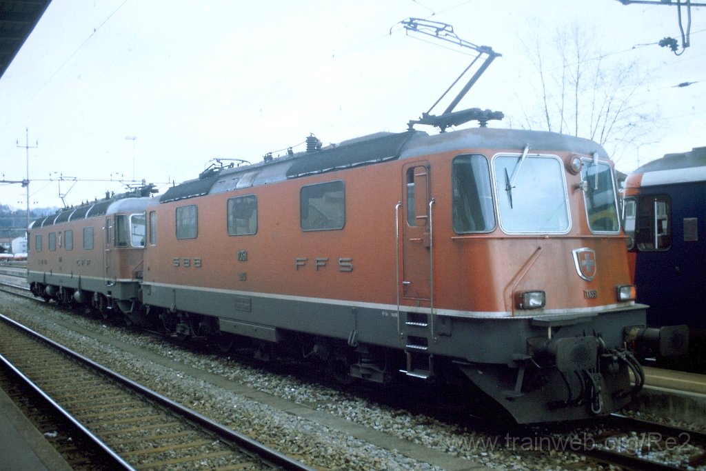 0802-0028.jpg - SBB-CFF Re 4/4''' 11351 + SBB-CFF Re 6/6 11615 ''Kloten'' / Wettingen 11.4.2000