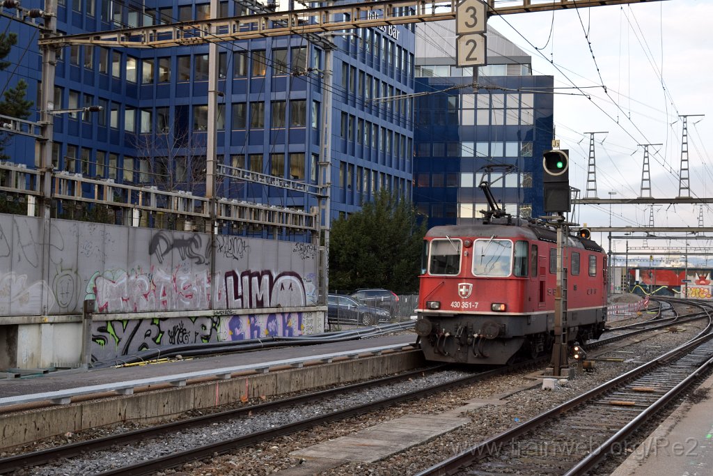 5236-0012-131218.jpg - SBBC Re 4/4''' 11351 (Re 430.351-7)  (Re 91 85 4 430 351-7 CH-SBBC) / Zürich-Altstetten 13.12.2018