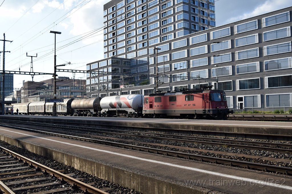 4437-0013-090517.jpg - SBBC Re 4/4''' 11352 (Re 430.352-5)  (Re 91 85 4 430 352-5 CH-SBBC) / Zürich-Altstetten 9.5.2017