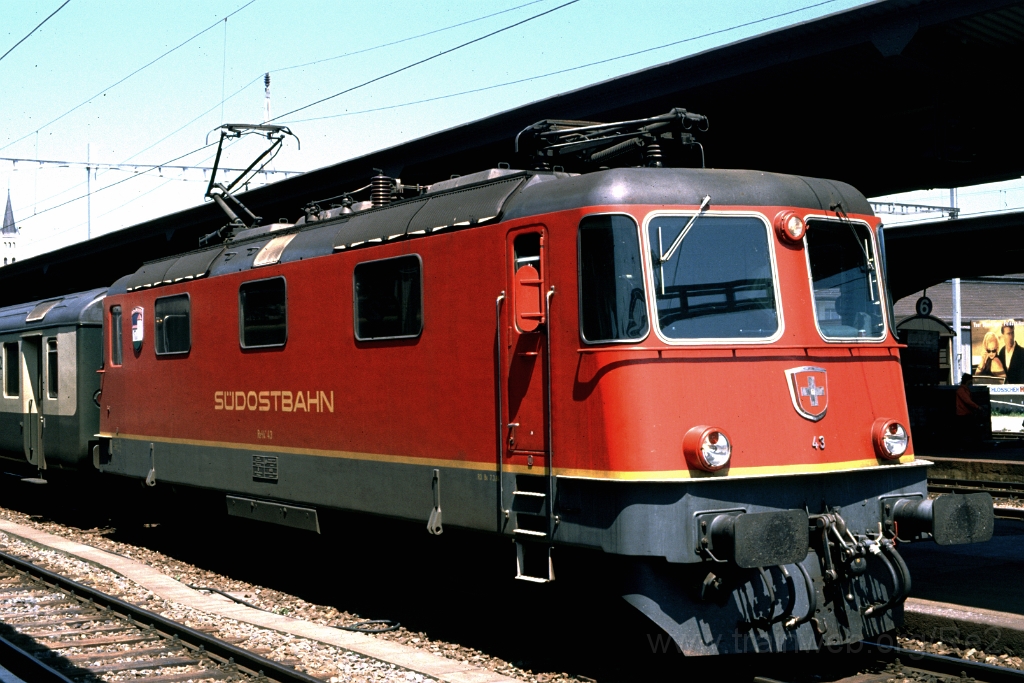 0241-0027.jpg - SOB Re 4/4''' 43 "Rothenthurm" / Romanshorn 15.7.1989
