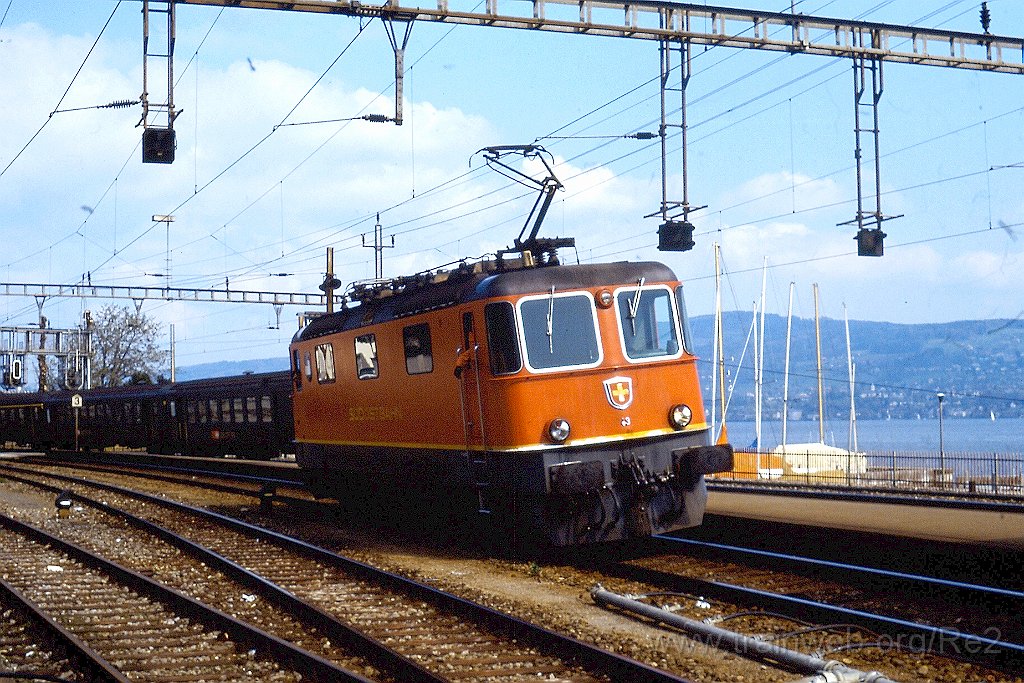 0338-0003-s.jpg - SOB Re 4/4''' 43 ''Rothenthurm'' / Wädenswil 21.4.1991