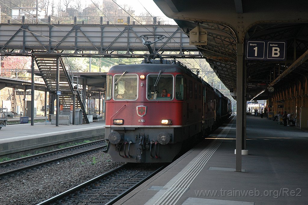 2765-0020-150413.jpg - SBB-CFF Re 4/4''' 11353 + SBB-CFF Re 4/4'' 11305 / Bellinzona 15.4.2013