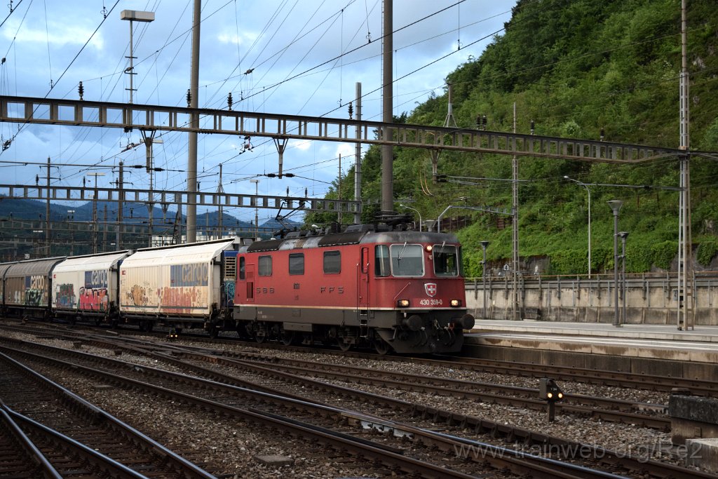 3933-0005-030616.jpg - SBBC Re 4/4''' 11359 (Re 430.359-0)  (Re 91 85 4 430 359-0 CH-SBBC) / Olten 3.6.2016