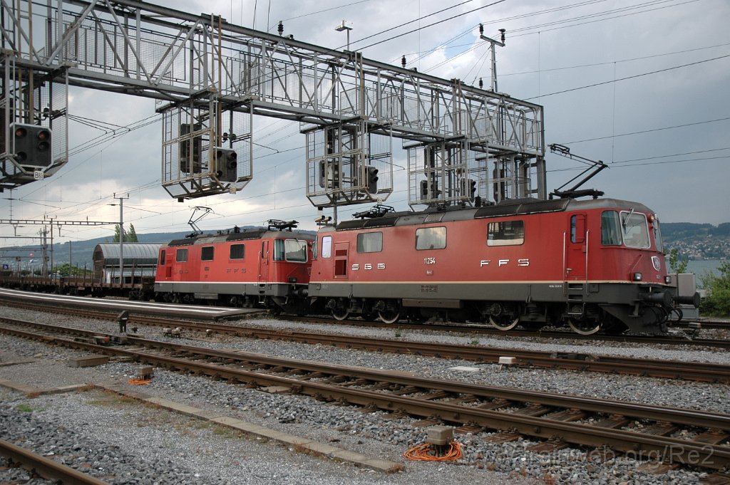 3156-0020-130614.jpg - SBB-CFF Re 4/4'' 11254 + SBB-CFF Re 4/4''' 11361 / Wädenswil 13.6.2014