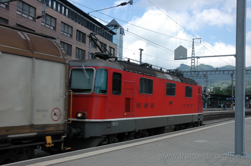 3601-0017-190615.jpg - SBB-CFF Re 4/4''' 11361 / Olten 19.6.2015