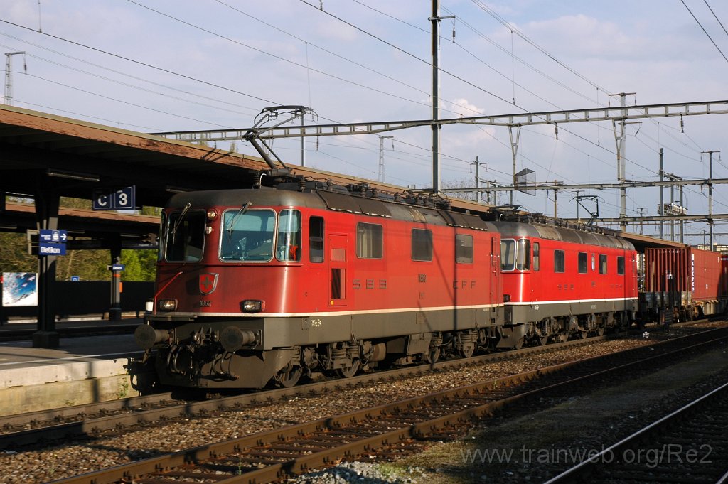 1655-0001-200409.jpg - SBB-CFF Re 4/4''' 11362 + SBB-CFF Re 6/6 11652 ''Kerzers'' / Dietikon 20.4.2009
