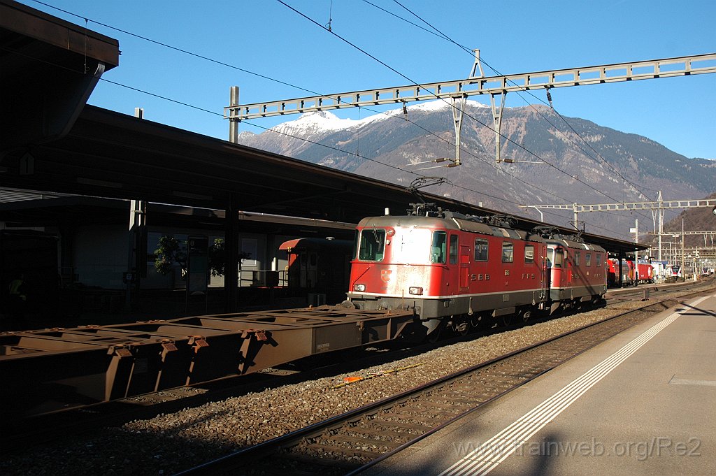 3460-0020-120115.jpg - SBB-CFF Re 4/4'' 11311 + SBB-CFF Re 4/4''' 11363 / Bellinzona 12.1.2015