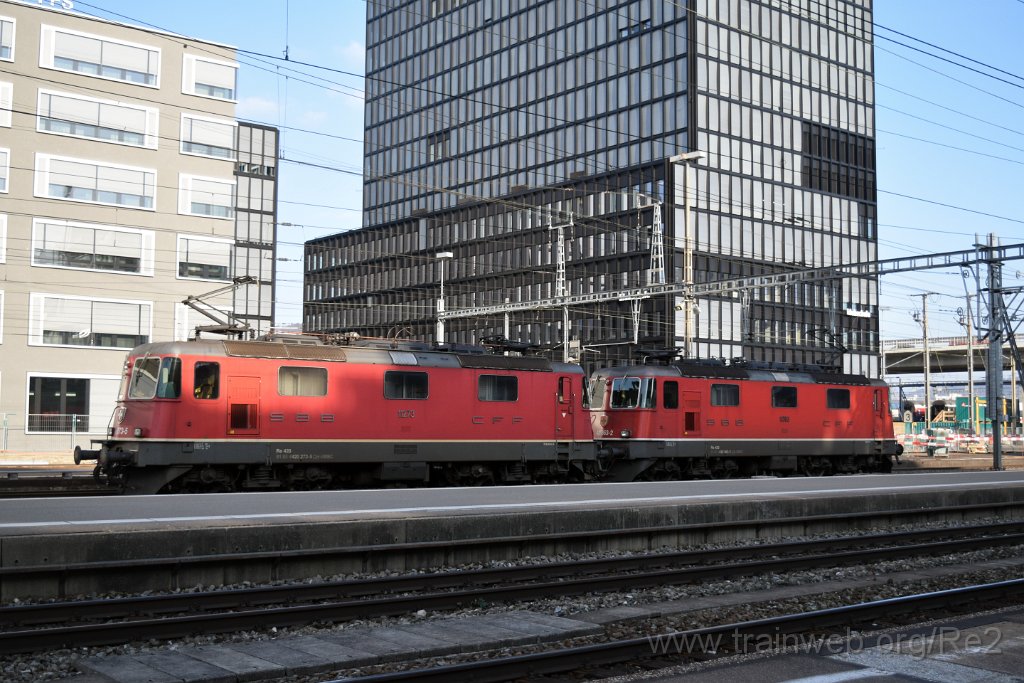 4827-0006-050218.jpg - SBBC Re 4/4''' 11363 (Re 430.363-2)  (Re 91 85 4 430 363-2 CH-SBBC) + SBBC Re 4/4'' 11263 (Re 420.263-6)  (Re 91 85 4 420 263-6 CH-SBBC) / Zürich-Altstetten 5.2.2018