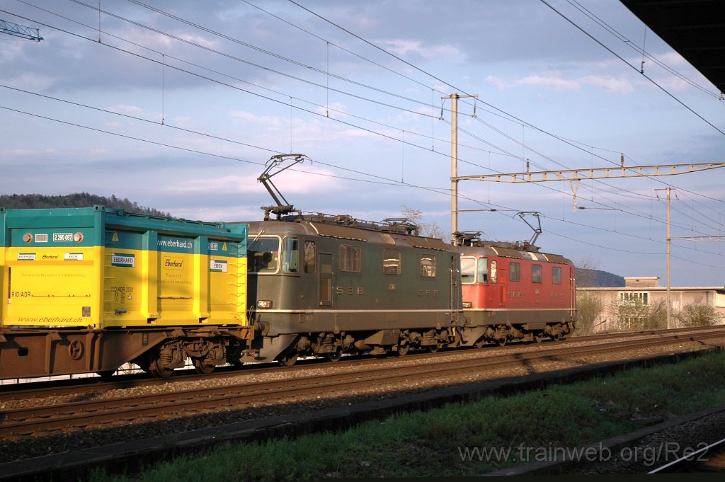 2771-0008-180413.jpg - SBB-CFF Re 4/4'' 11240 + SBB-CFF Re 4/4''' 11364 / Killwangen-Spreitenbach 18.4.2013