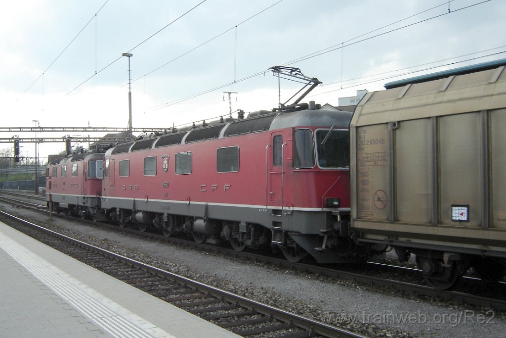 1472-0030-240408.jpg - SBB-CFF Re 6/6 11650 ''Schönenwerd'' + SBB-CFF Re 4/4''' 11367 / Rotkreuz 24.4.2008