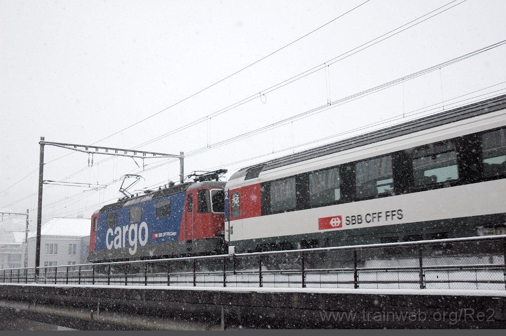 2284-0032-201211.jpg - SBBC Re 421.371-6 (Re 91 85 4 421 371-6 CH-SBBC) / Zürich (Käferbergbrücke) 20.12.2011