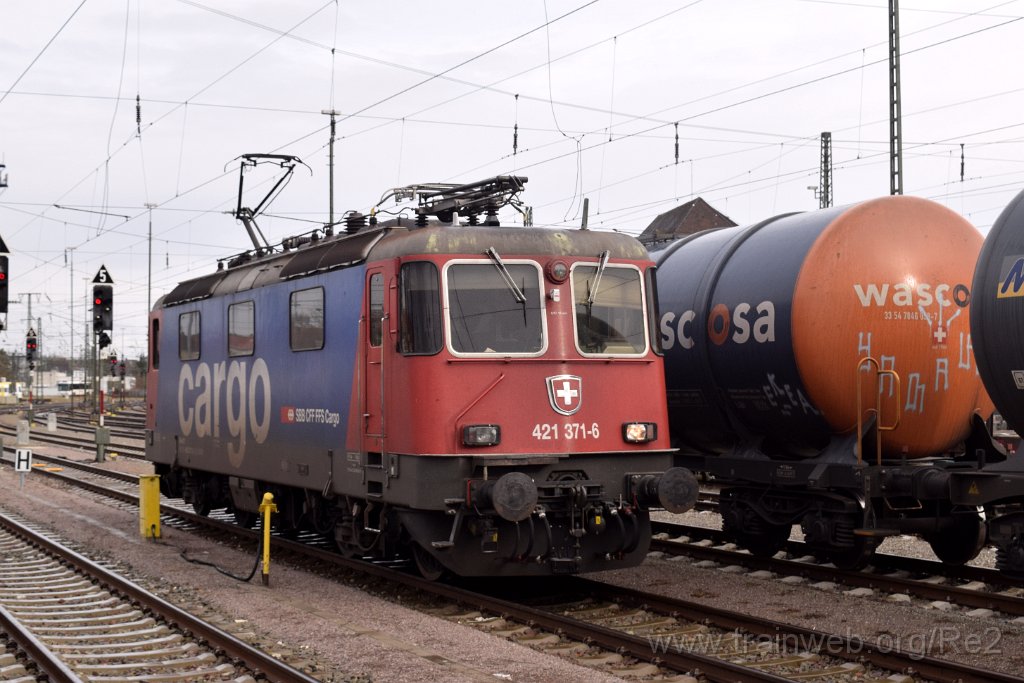 5837-0021-010220.jpg - SBBC Re 421.371-6 (Re 91 85 4 421 371-6 CH-SBBC) / Singen (Htw) 1.2.2020