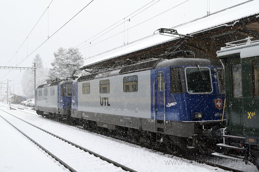 8312-0028-101222.jpg - UTL Re 421.383-1 (Re 91 85 4 421 383-1 CH-UTL) + UTL Re 421.371-6 (Re 91 85 4 421 371-3 CH-UTL) / Degersheim 10.12.2022