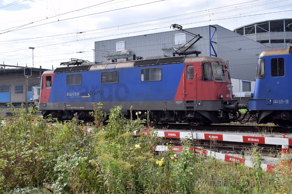 8762-0026-160923.jpg - SRT Re 421.374-0 (Re 91 85 4 421 374-0 CH-SRTAG) / Glattbrugg 16.9.2023