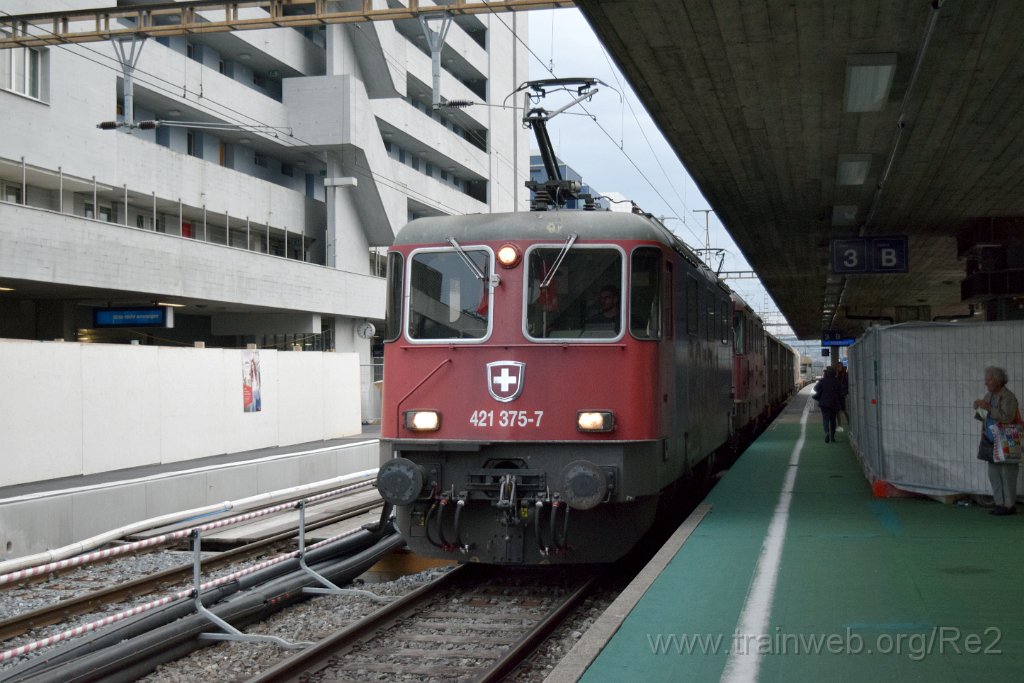 5755-0015-240919.jpg - SBBC Re 421.375-7 (Re 91 85 4 421 375-7 CH-SBBC) + SBBC Re 4/4'' 11232 (Re 420.232-1)  (Re 91 85 4 420 232-1 CH-SBBC) / Zürich-Altstetten 24.9.2019