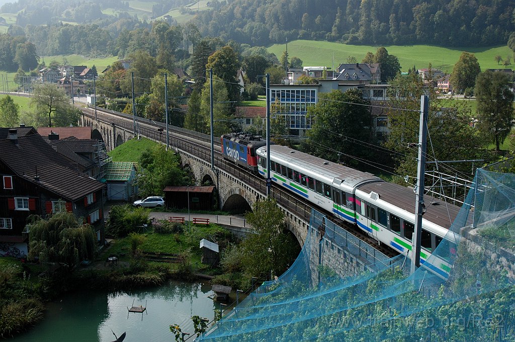 3263-0002-150914.jpg - SBBC Re 421.378-1 (Re 91 85 4 421 378-1 CH-SBBC) / Lichtensteig (Untertor) 15.9.2014