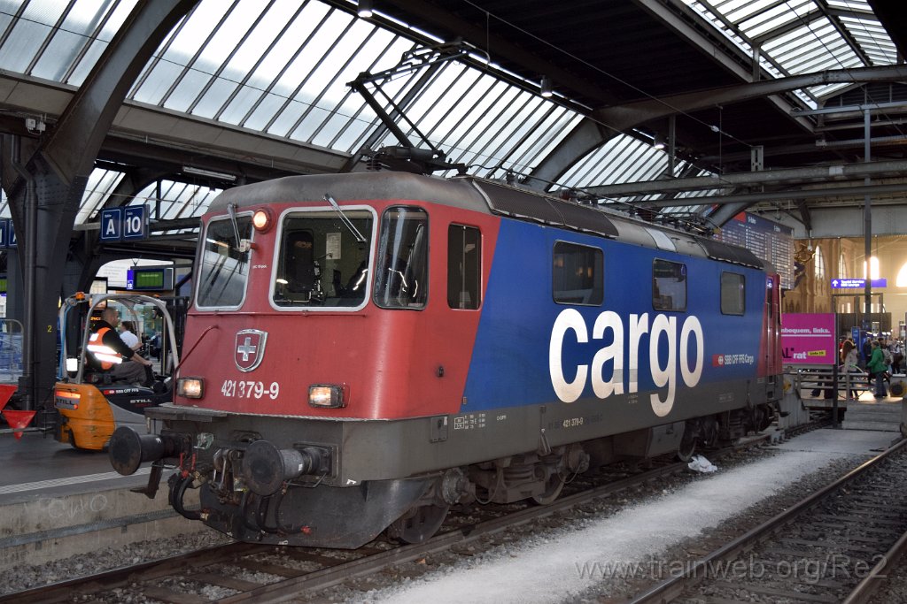3682-0041-280915.jpg - SBBC Re 421.379-9 (Re 91 85 4 421 379-9 CH-SBBC) / Zürich HB 28.9.2015