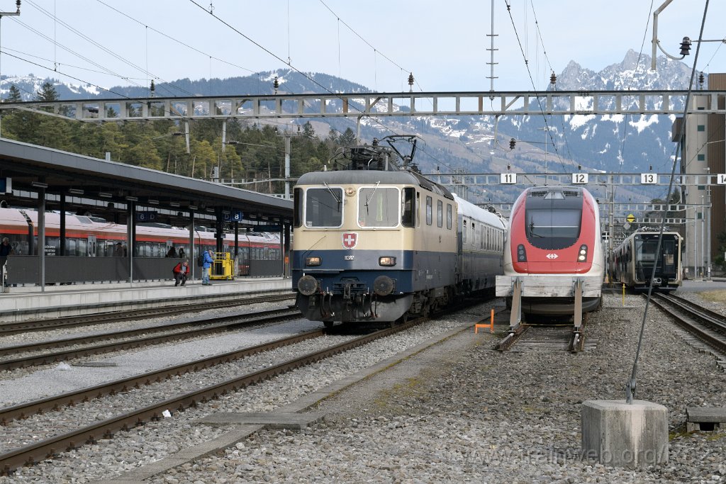 7886-0003-120322.jpg - IRSI Re 421.387-2 / Re 4/4'' 11387 (Re 91 85 4 421 387-2 CH-IRSI) + SBB-CFF ICN RABe 500.037 / Bt ICN 94 85 1 500.037-0 ''Grock'' (RABe 94 85 0 500 037-2 CH-SBB) + RB Bhe 4/6 42 / Arth-Goldau 12.3.2022