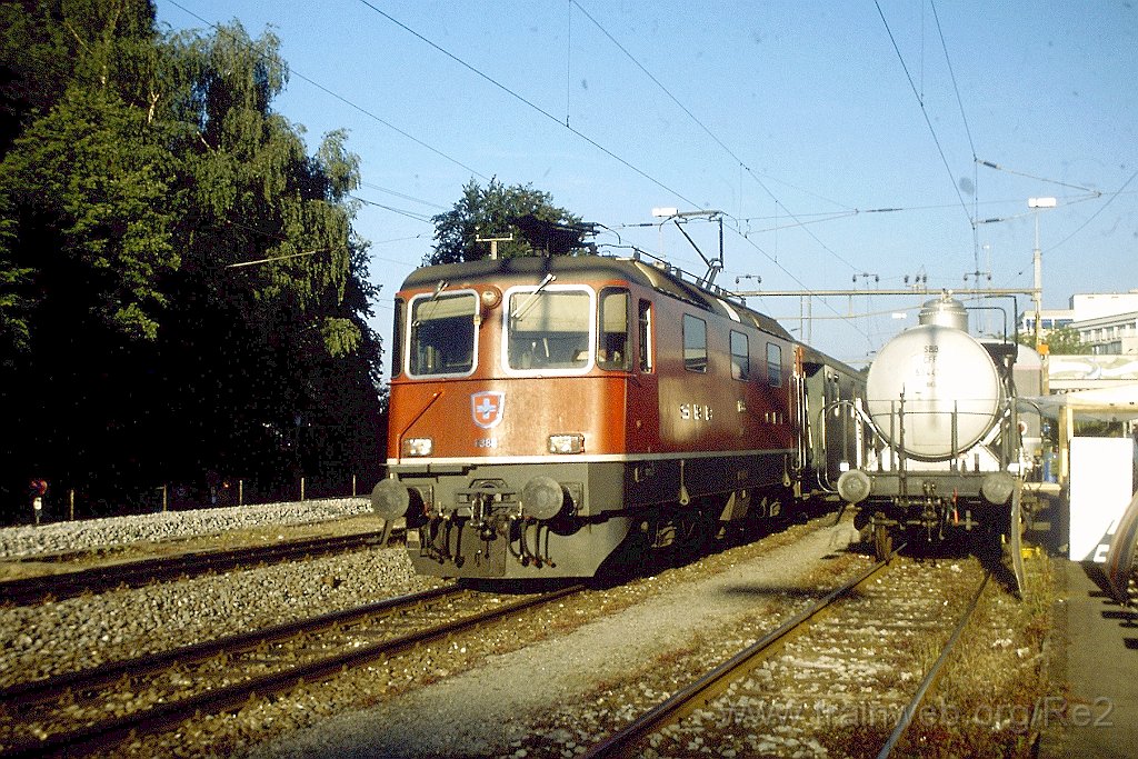0668-0035.jpg - SBB-CFF Re 4/4'' 11388 / Horgen 30.5.1997