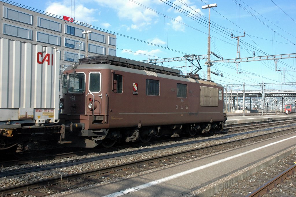 3562-0032-270515.jpg - BLS Re 4/4 194 "Thun" / Zürich-Altstetten 27.5.2015