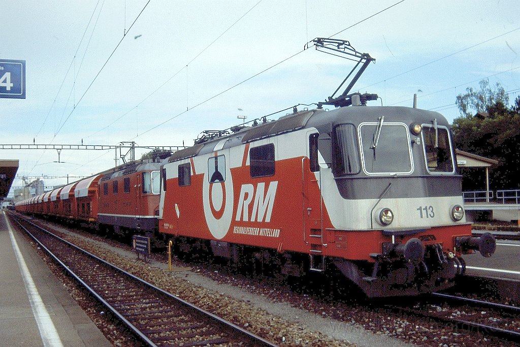 0899-0005.jpg - RM Re 436.113-5 "Thun" + SBB-CFF Re 4/4''' 11354 / Bülach 6.8.2001